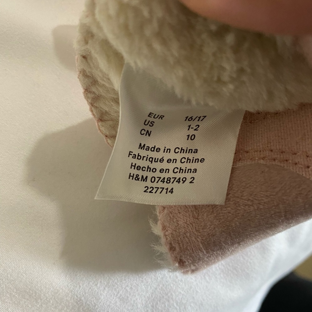 Pink H&M baby booties - Picture 2 of 4